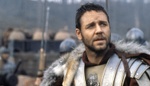 Russell Crowe je k nepoznání. Gladiátor bojuje s váhou, je zarostlý a rozhodně nezraje jako víno
