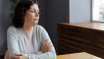 Třetina seniorů nad 65 let se sotva uživí. Problém s příjmy už ale nedopadá jen na důchodce