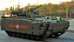 Kurganěc-25: Rusko ukázalo na Rudém náměstí náhradu za stará BMP a MT-LB, ale sériovou výrobu nedokáže rozjet už 10 let
