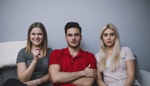 „Rozhodovali jsme, zda dát tátu do domova. A rozbilo to rodinu,“ píše smutně paní Justýna. Maminka už péči nezvládala, ale vyčítá si to