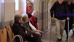 Senioři dělají zásadní chybu, kvůli které přicházejí o peníze. Přitom si mohou snadno přilepšit o několik tisíc korun