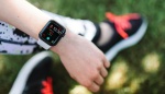 Apple Watch 7 a Apple Watch 8 jsou jako dvojčata: Dnes už stojí polovinu a nabízí spoustu zajímavých funkcí