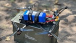 Video: nic netušící ruský voják se v posledních vteřinách pokusil dron sestřelit a odstrčit puškou, ale marně