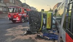 Sešrotovaná sanitka v Kladně: Záchranářka Míša a řidič Jarda bojují v nemocnici o život
