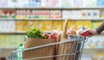 Bohatí vydělávají, chudí platí víc. Supermarkety zneužívají slevy k vlastnímu zisku