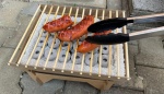 Test 3 jednorázových grilů: Zvítězila nejlevnější varianta z papíru, nejdražší gril PE-PO zklamal