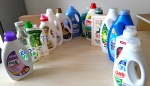 Otestovali jsme 16 pracích gelů: Vítězem je Denkmit z drogerie dm, jiný německý gel propadl