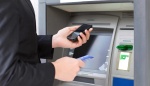 Nečekaná hrozba u bankomatů: Německo varuje před novým fíglem, který může brzy zasáhnout i Česko
