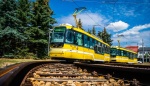 Konečně jako v 21. století. V plzeňské MHD už si jízdenku koupíte kartou ve všech vozech