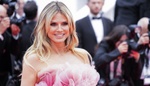 Cannes 2025: Heidi Klum jako rozkvetlá pivoňka a Halle Berry s hrbem. Nejdokonalejší róbu předvedla manželka Tarantina