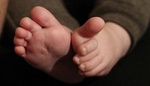 Svou dceru matka nechtěla, tak ji po tři roky zavírala do šuplíku. Našli ji na poslední chvíli