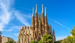 Po 145 letech se Sagrada Família, mistrovské dílo Antoniho Gaudího, konečně dočká svého dokončení. Termín dostavby je velmi symbolický