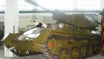 Postrach Němců byl zprvu postrachem ruských posádek. Samochodka „suka“ SU-76M projela do týlu Němců a zničila jim jakýkoliv tank