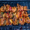 Špízy na grilu: Nejlepší recepty na masové i zeleninové ražniči