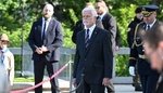 Petr Pavel hájil Ukrajinu, lidé nespokojeně pokřikovali: Výročí konce války OBRAZEM