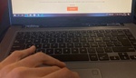 Chtěla na internetu prodat přebytečnou věc, nakonec přišla o 525 000 Kč. Kdo udělá při prodeji častou chybu, čeká ho stejný osud