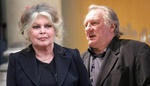 Brigitte Bardot se zastala odsouzeného Depardieuho. Vzal ženu za stehno a uvrhli ho do žaláře, kroutí hlavou