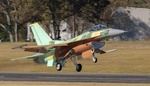 Velká sláva se nekonala, první bulharská F-16 se porouchala. Nevydržela ani měsíc a už ji museli uzemnit
