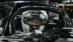 Největší film léta má stylovou propagaci. Haptická odezva traileru F1 přibije do pohovky
