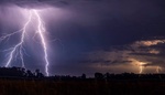 Na Česko se ženou ničivé bouřky. Místy hrozí i silné krupobití