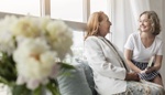 Povinnost, nebo volba? Jak se stavět k péči o stárnoucí rodiče, když nestíháme, radí psycholožka