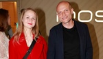 Jiří Ployhar ukázal novou lásku: Po boku mladší partnerky herec doslova zářil