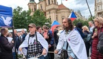 OBRAZEM: V Praze se demonstrovalo na podporu Ruska i Ukrajiny, různé tábory se střetly