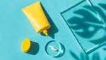 SPF ochrana je v létě velmi důležitá. Na jedno místo ale většina z nás při mazání zapomíná