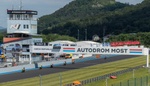 Konec autodromů v Česku? Manželé z Mostu si koupili dům vedle okruhu a zažalovali ho, soud vyhráli