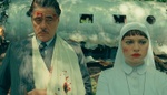 Filmy z Cannes 2025, které stojí za pozornost: Krví nasáklé kriminální drama, černá komedie o covidu i režijní debut Scarlett Johansson