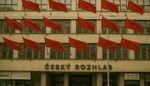 Český rozhlas posiluje spolupráci s redaktory krajně levicového a antikapitalistického Alarmu
